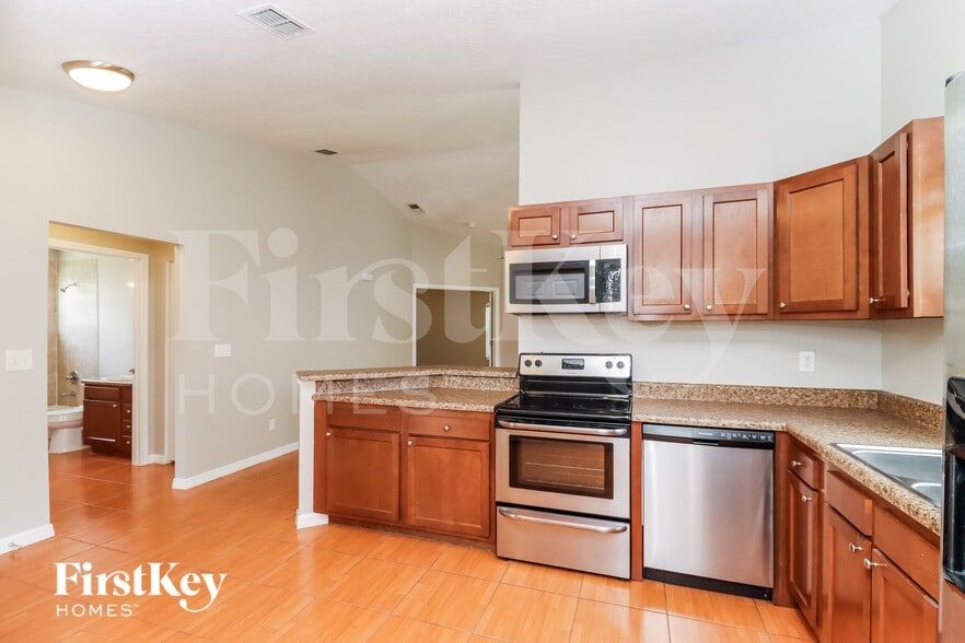 Building Photo - 1805 Coyote Pl