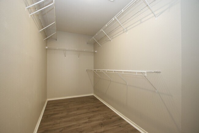 Building Photo - 18926 Piney Way Dr