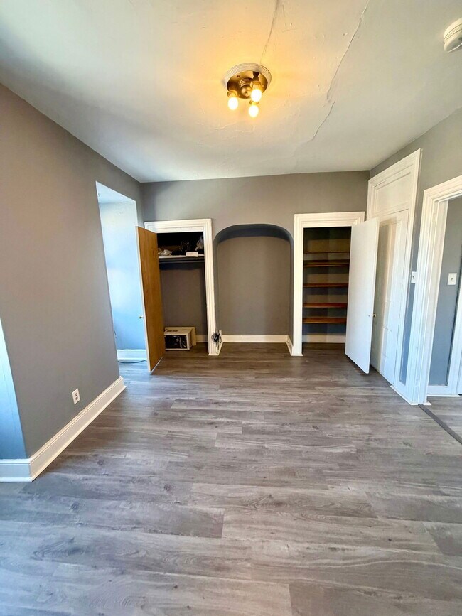 Building Photo - 446 N Duke St