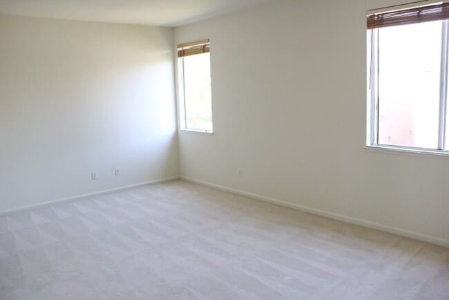 Building Photo - 1724 Feasel Ct