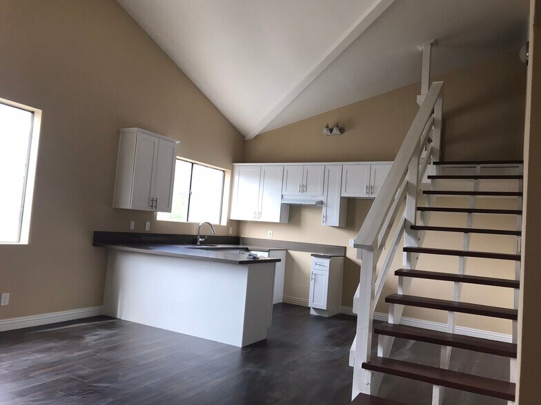 Kitchen - 310 N Philadelphia St