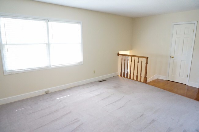 Building Photo - 1058 18th Ave NW