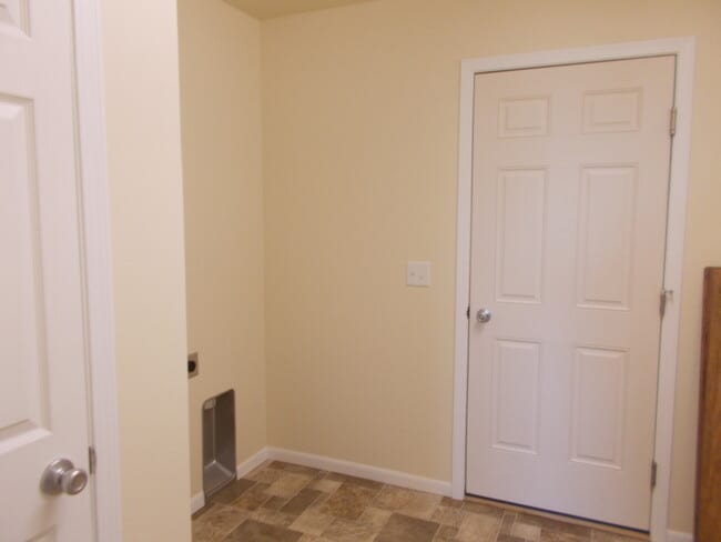 Building Photo - 3 Bed/ 2 Bath/ 2 Car Garage Newer Construction in Billings Heights