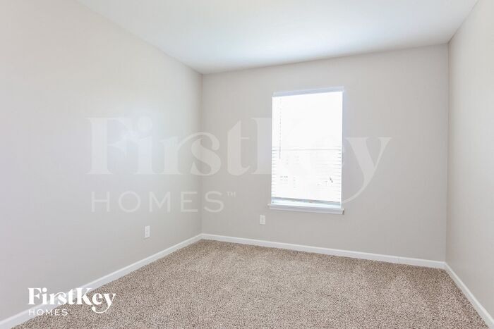 Building Photo - 824 Cadbury Dr