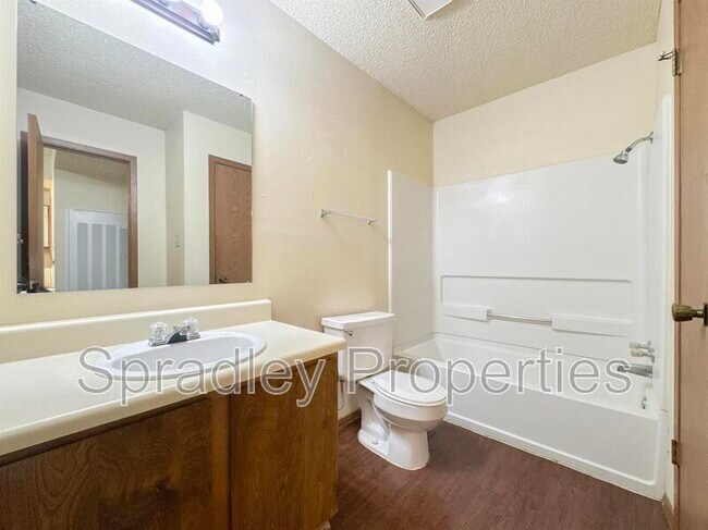 Building Photo - 120 W Main St