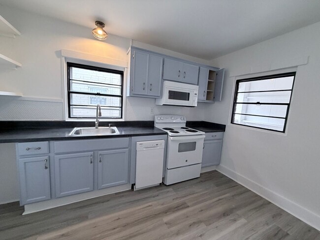 Building Photo - Now Available – Updated 2 Bedroom Apartment in Cullman!