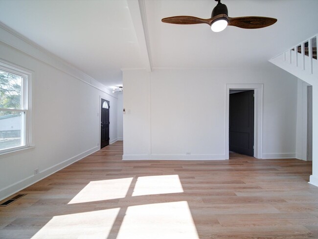 Building Photo - Newly remodeled 3 BR / 2 BA in Wadesboro !