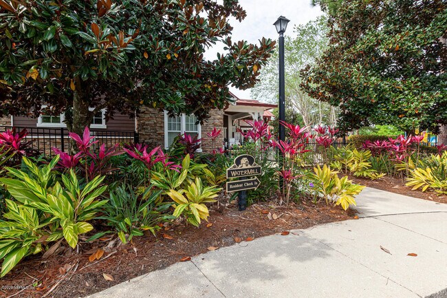 Building Photo - 8614 Derry Dr