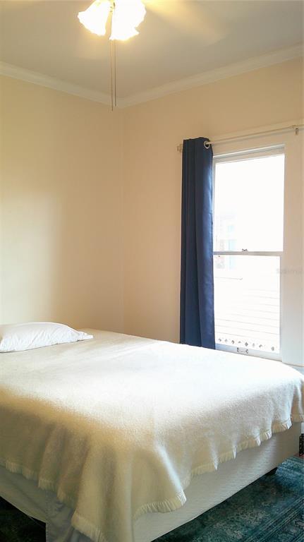 Building Photo - 303 E Plymouth St