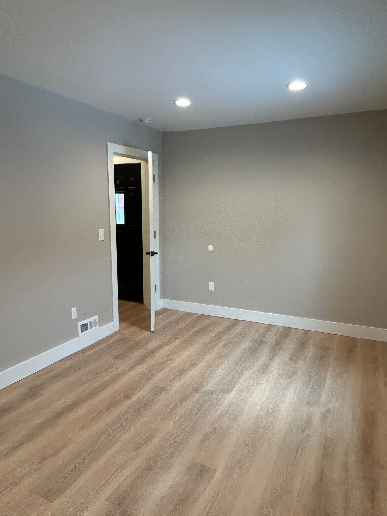 Building Photo - 4629 Mc Neil Ave