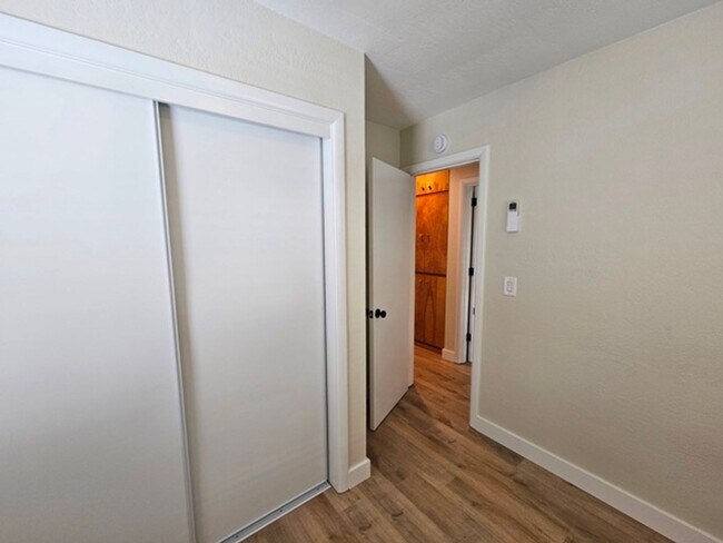 Building Photo - 3Bd/1Ba Single Story Home - For viewing!