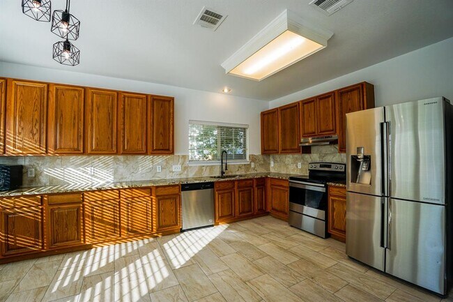 Building Photo - 801 Cisco Valley Cv