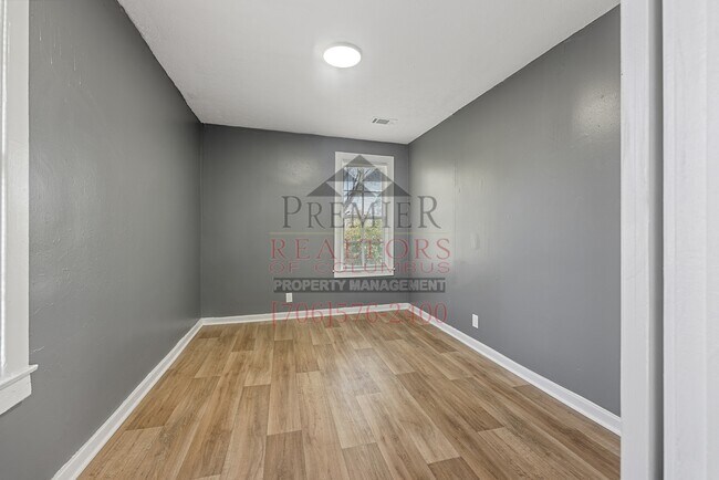 Building Photo - 852 Fulton Ave