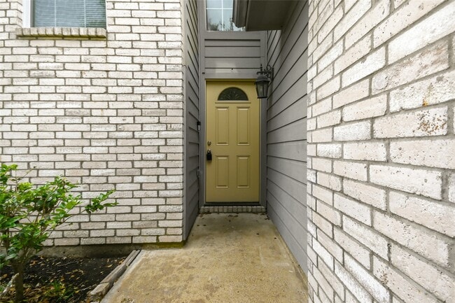 Building Photo - 14511 Long Meadow Dr