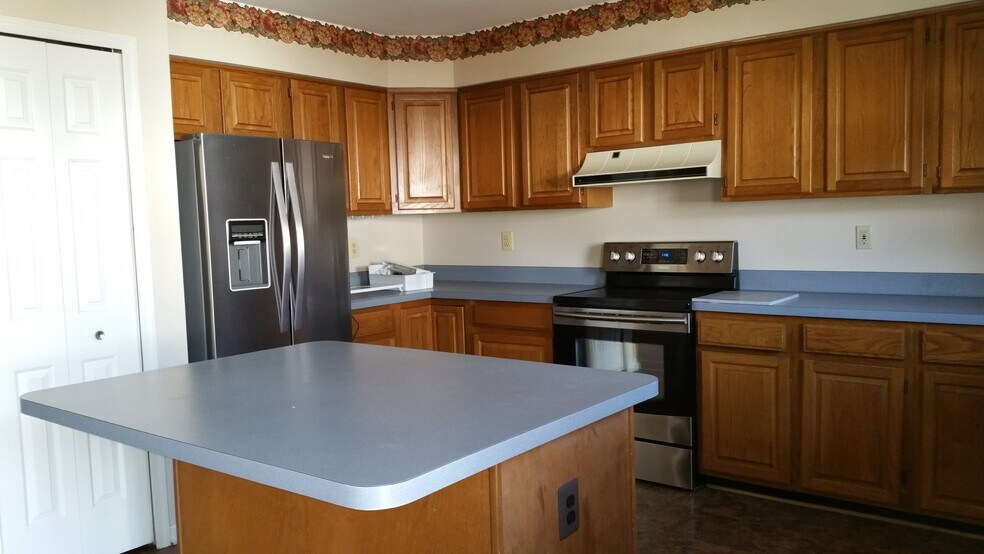 Kitchen - 8628 Indian Springs Rd