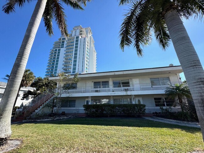 Building Photo - 4800 N Flagler Dr