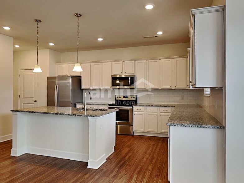 Building Photo - 5310 Lake Maxwell Dr