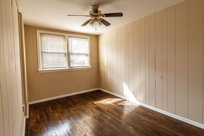 Building Photo - 732 Old Riverside Rd