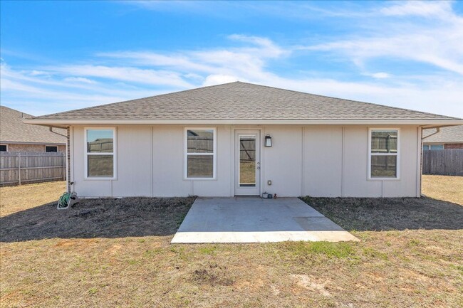 Building Photo - Great home in Mustang Schools