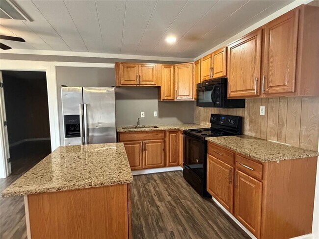 Building Photo - 16219 Greenwood Dr