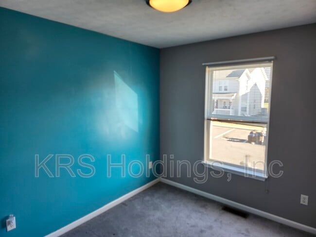 Building Photo - 1210 Victorian Village Dr
