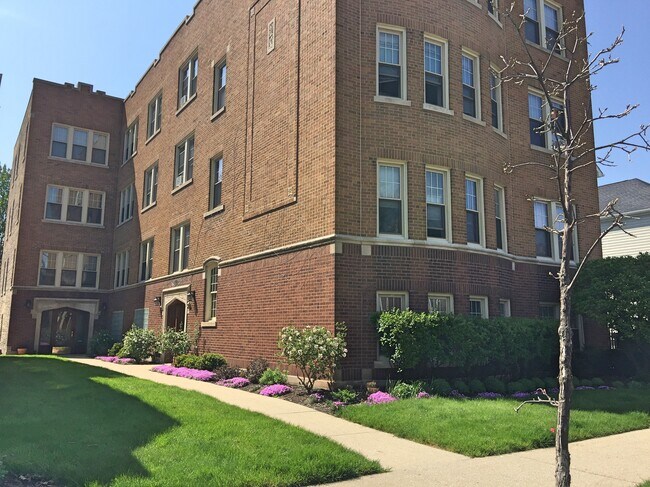 Building Photo - 318 Sherman-2