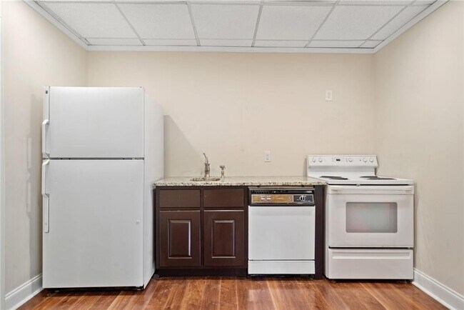 Building Photo - 2710 Margaret Mitchell Dr NW