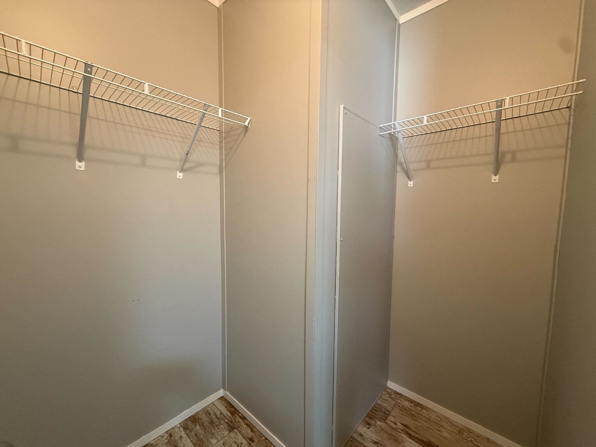 Building Photo - 11827 Cascade Cir