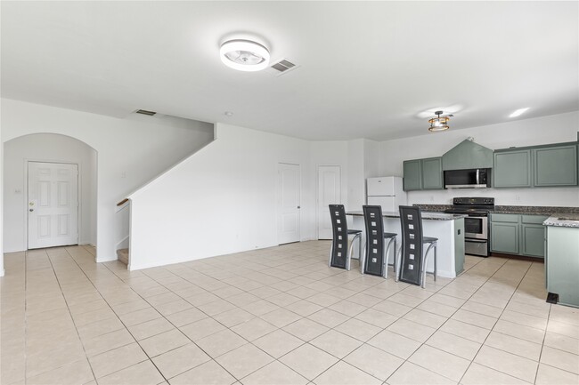 Building Photo - 11017 Panther Ct