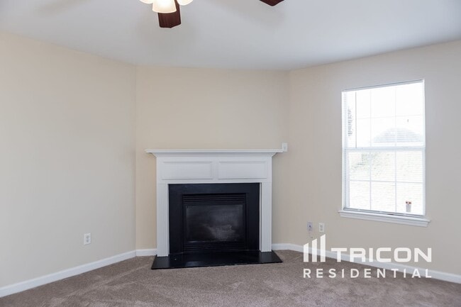 Building Photo - 2435 Cornell Cir