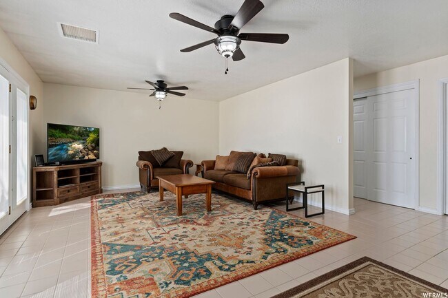 Building Photo - Beautiful home single level entry with out buildings and amazing landscaping - shorter term lease...