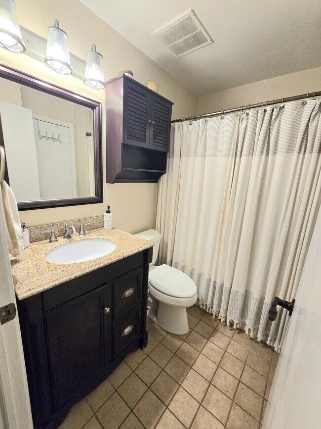 Building Photo - 9 Balsam Ct