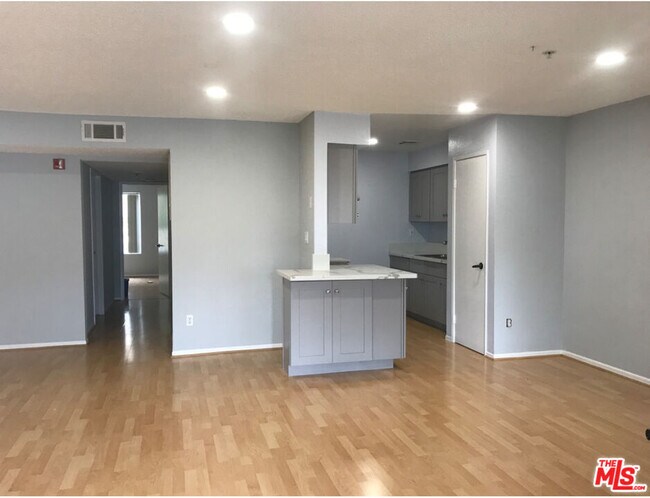 Building Photo - 10282 Tujunga Canyon Blvd