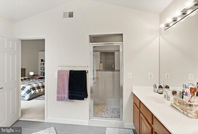 Building Photo - 12922 Starters Ln