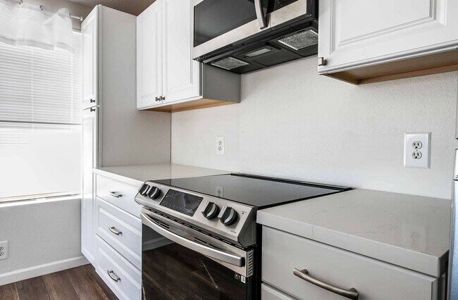 Building Photo - 4360 Gannet Cir