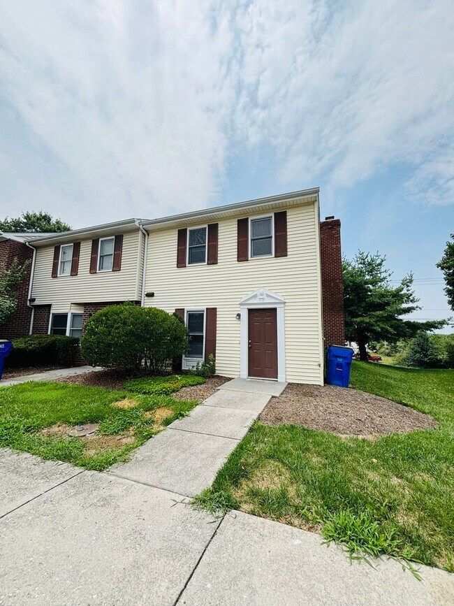 Building Photo - 2424 Ridge Rd