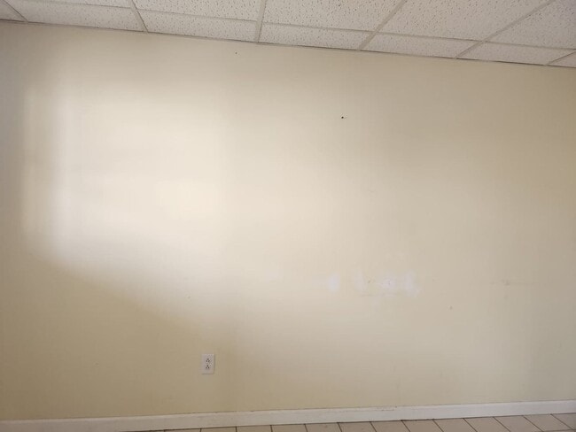 Building Photo - 413-415 N. 6th Avenue