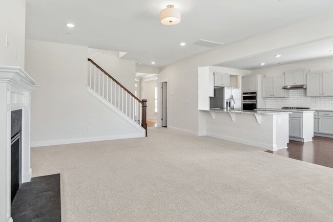 Building Photo - 797 Ravensdowne-