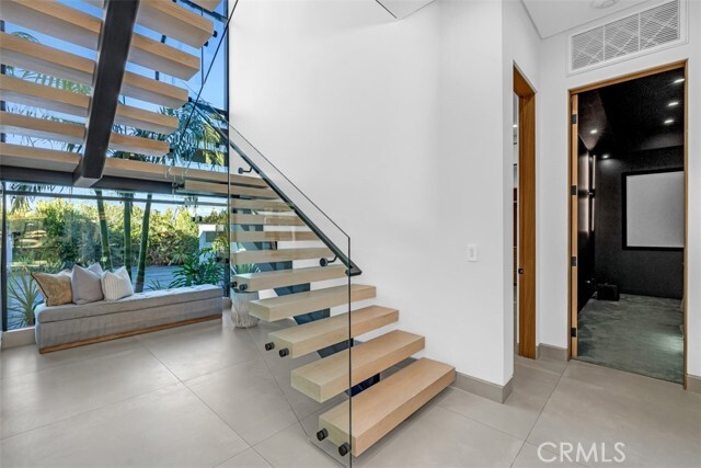 Building Photo - 13016 Chandler Blvd