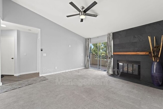 Building Photo - 2035 Lakeridge Cir