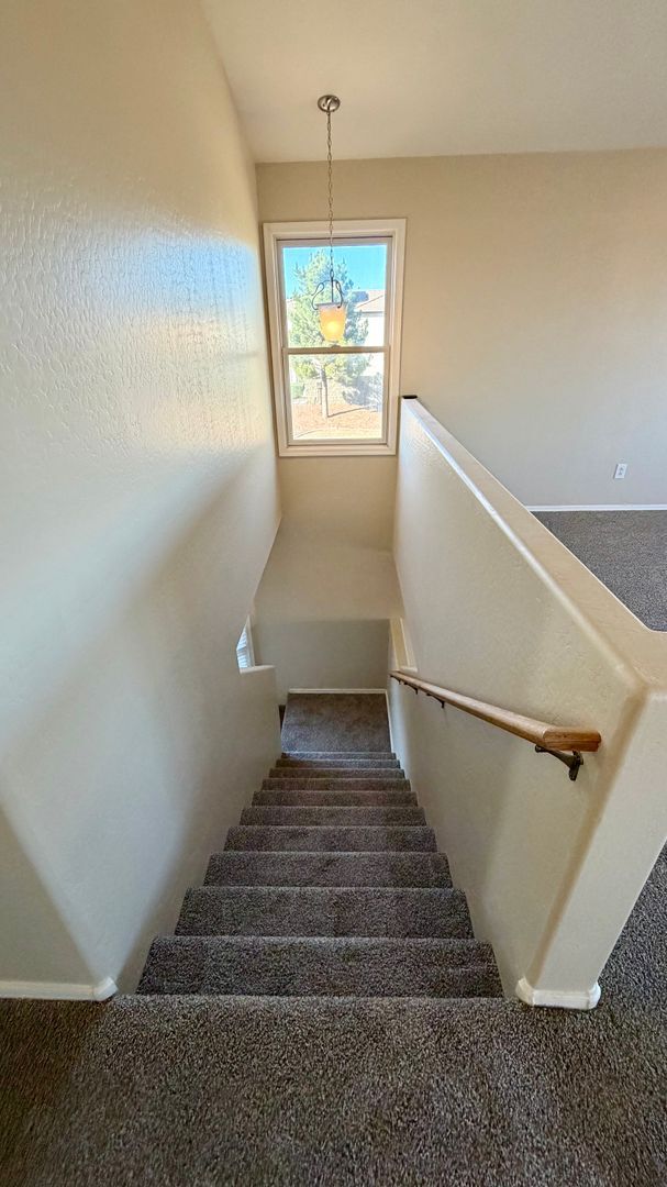 Building Photo - Spacious Surprise home with large backyard