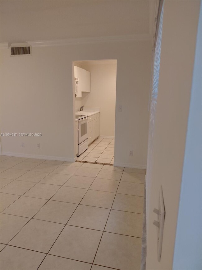 Building Photo - 731 Hummingbird Way