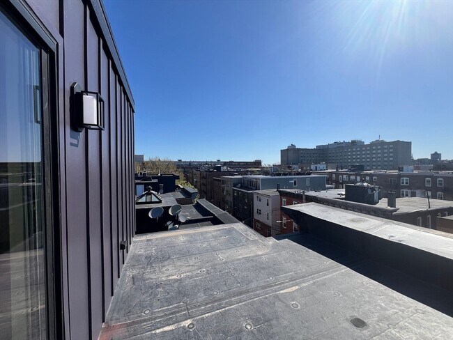 Building Photo - 58 Lubec St
