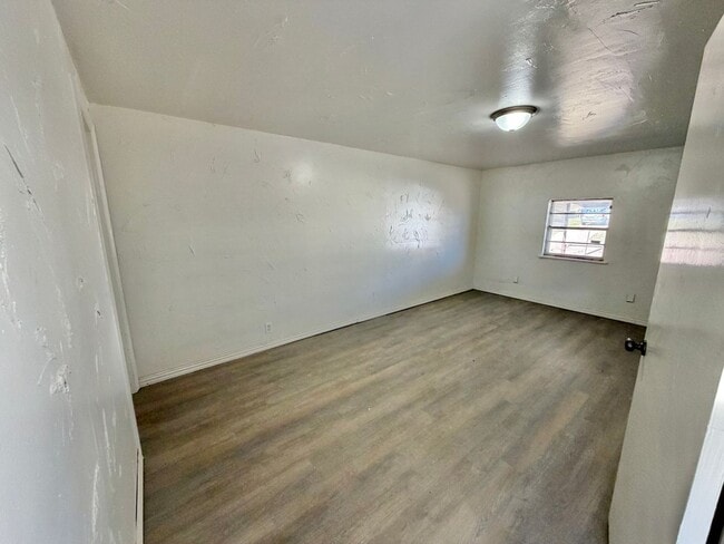 Building Photo - 3-Bedroom Home with Updated Kitchen