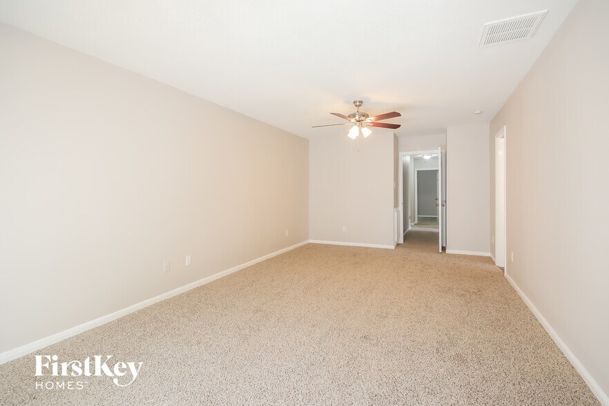 Building Photo - 3823 Pleasant Valley Dr