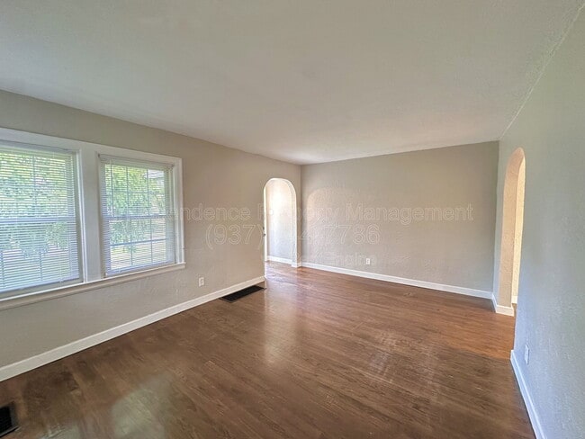 Building Photo - 2801 Kenmore Ave