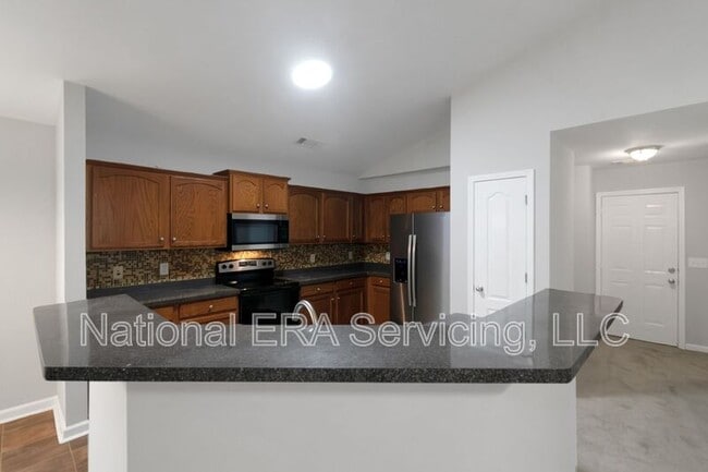 Building Photo - 121 Breckenridge Pointe