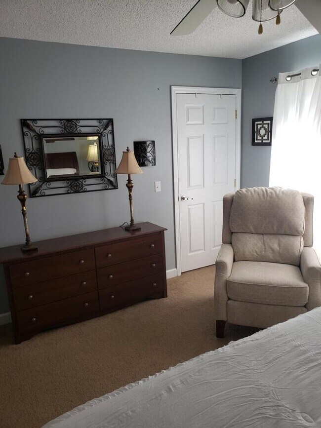 Building Photo - The Woodlands Subdivision/ Level Plains .... COMPLETELY FURNISHED WITH POOL!!!