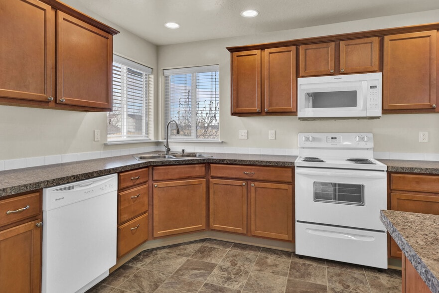 Building Photo - 1633 Placerville St