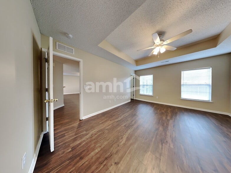 Building Photo - 5117 Torrey Ln